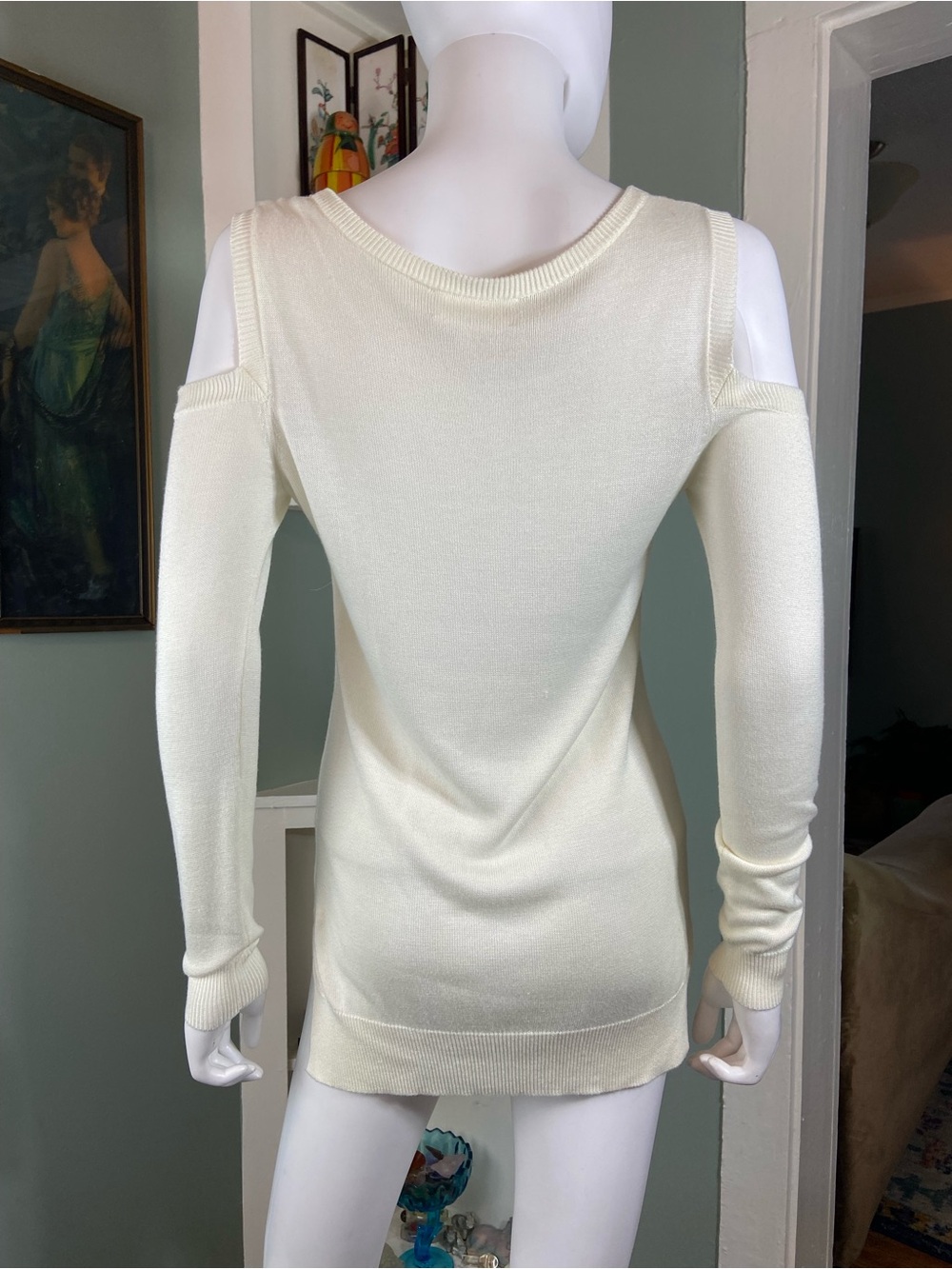 Feel The Piece Cream Off-the-Shoulder Cold-Shoulder Cut Out Sweater XS/S [CH] - Picture 4 of 9